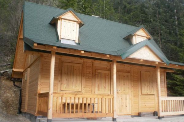 Drvena kuca brvnara - Zaovinsko jezero